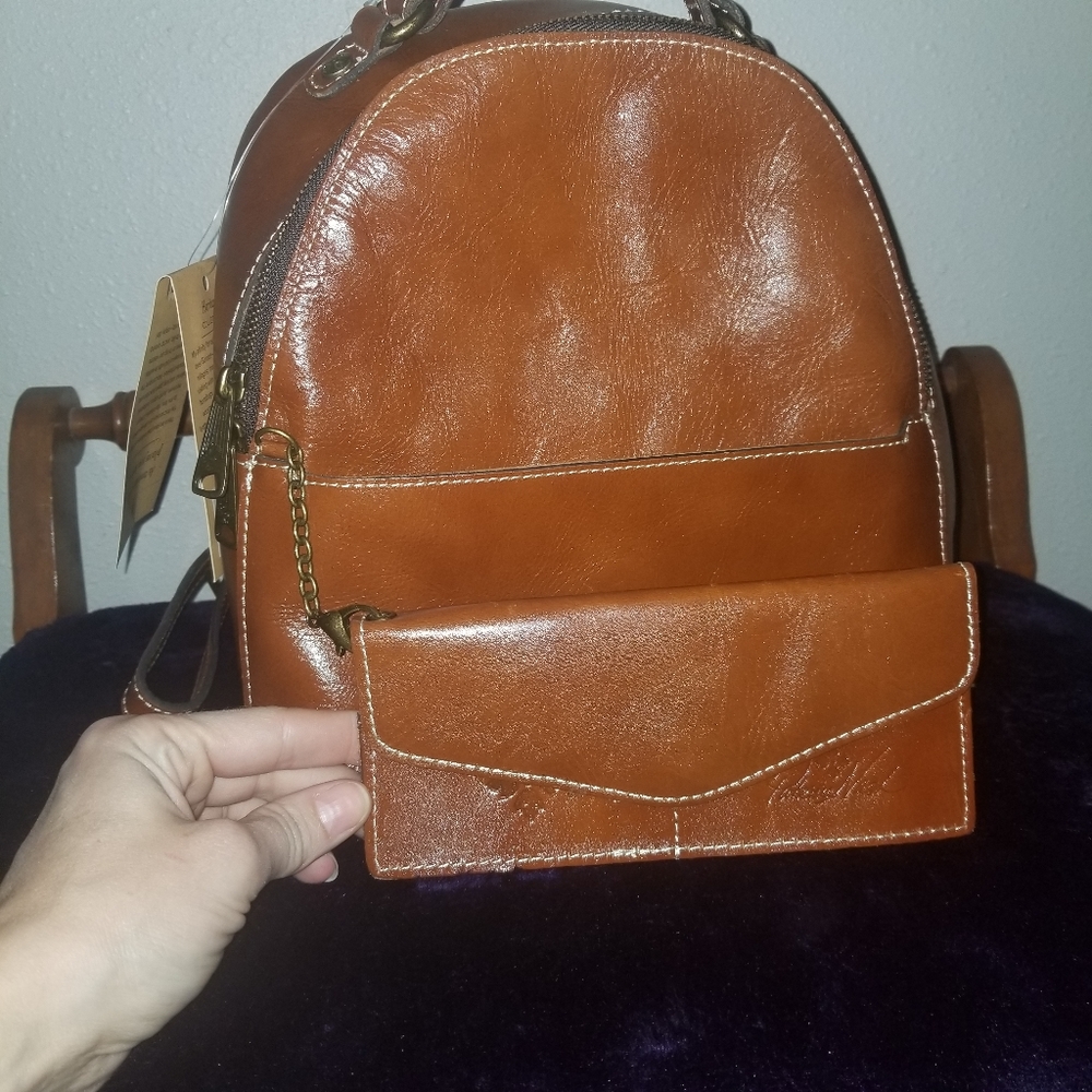 🤩NWT LeatherPatricia Nash Lil Backpack and Wallet
